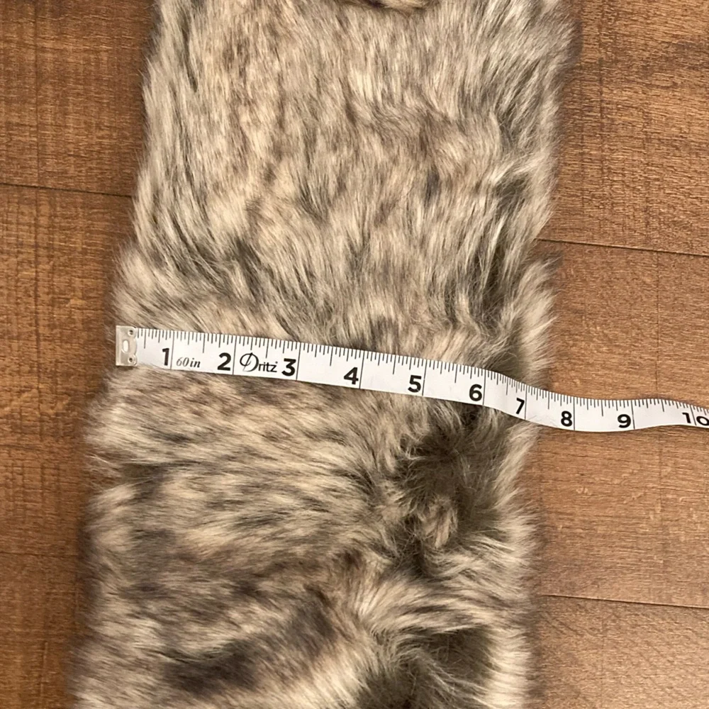 Aspen Elegant Faux Fur Mob Wife Women's Pull Thru Scarf